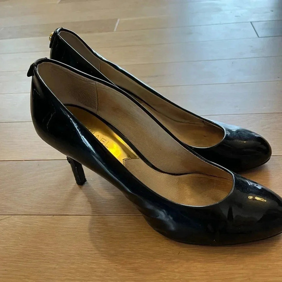 Micheal Kors black roud toe  pumps size 8.5 - Picture 4 of 16
